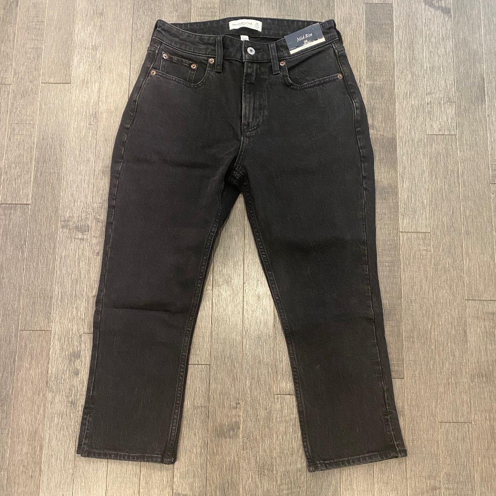 NWT Abercrombie Curve Love Mid Rise Capri Jean